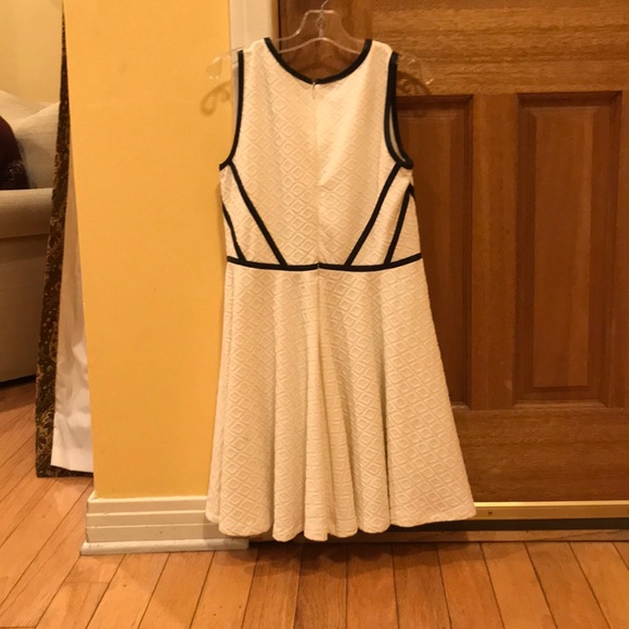 Junior fancy dress - Picture 3 of 3